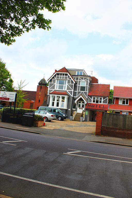 Gidea Park Hotel Romford Exterior photo